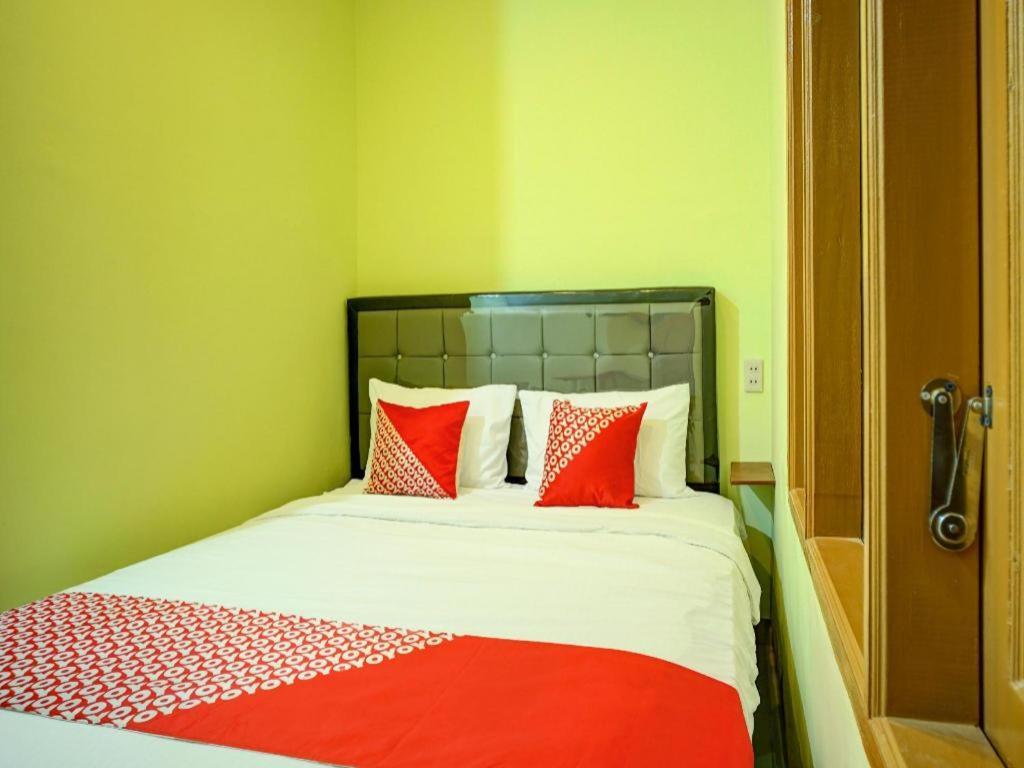 Hotel O Pudan Residence 2 Parapat Exterior foto